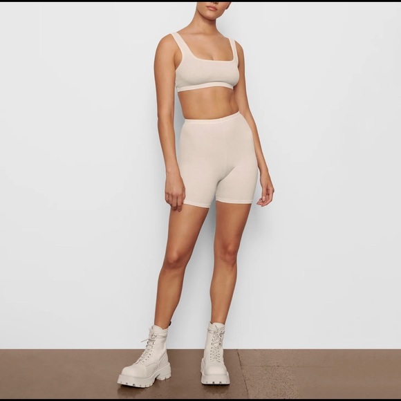 SKIMS Pants - SKIMS Outdoor Bike Short